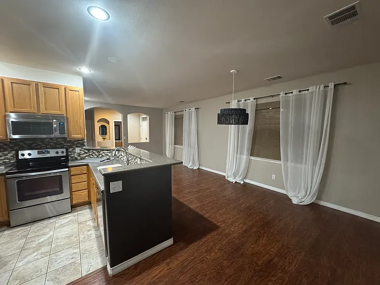 1419 Carlyle Park Cir — Photo 11