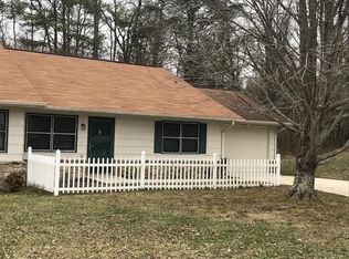 104 Wood Ln, Sparta, TN 38583