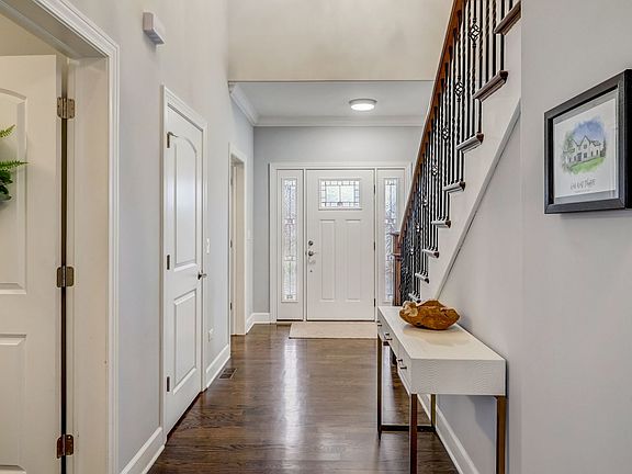 3rd image of 805 N Emroy Ave