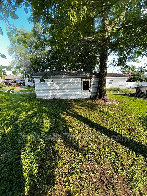 2 bed, 1.0 bath, 752 sqft, $1,150 — Photo 2