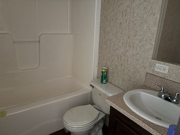 4th image of 404 Southwick Rd Trailer 23