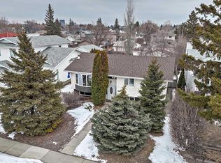 9813 152nd St NW, Edmonton, AB T5P1X2