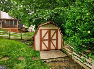 4370 Harvester Farm Ln, Fairfax, VA 22032