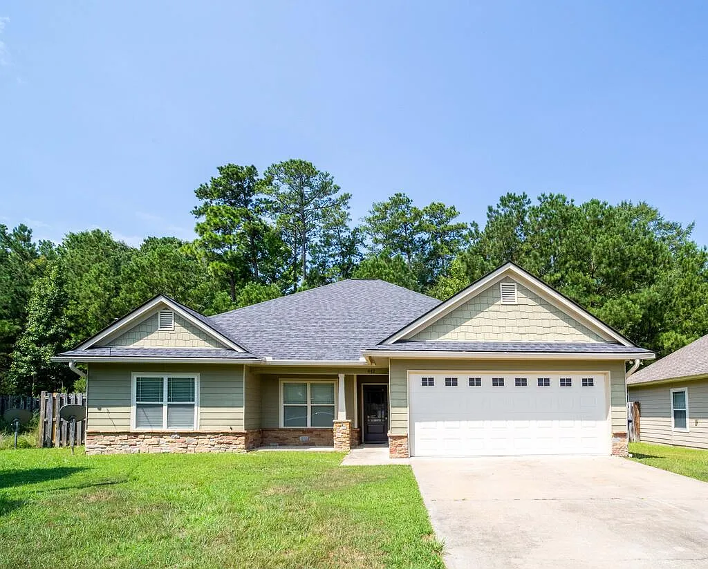 4 bed, 2.0 bath, 1754 sqft, $2,000 — Photo 1