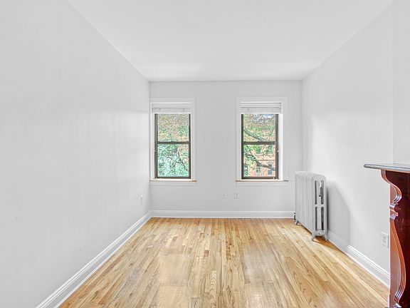 2nd image of 389 Park Pl APT 3