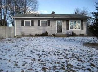 24 Fleetwood Dr, Newburgh, NY 12550