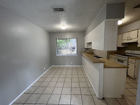 5th image of 400 John Nance Garner Cir Unit 101