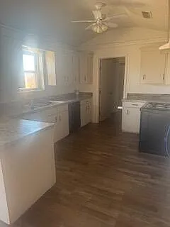 4 bed, 3.0 bath, 2506 sqft, $2,300 — Photo 4
