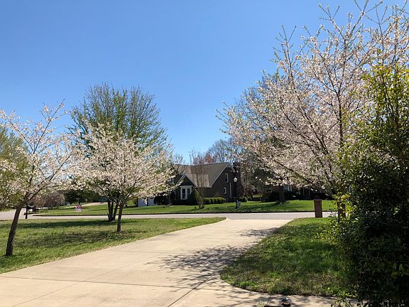 5th image of 314 Longwood Ct