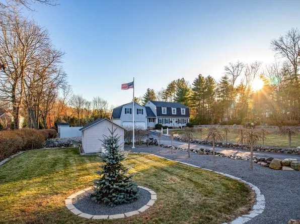 840 North St, Walpole, MA 02081
