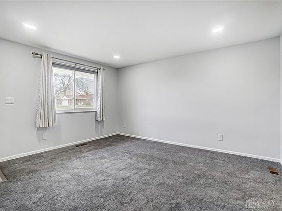4th image of 7401 Stonehurst Dr