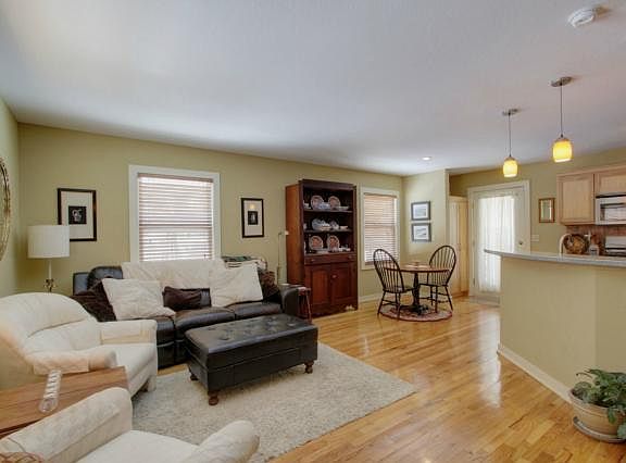 3rd image of 4530 Jefferson St APT 8A