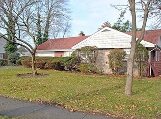 506 Terrace Ave, Garden City, NY 11530