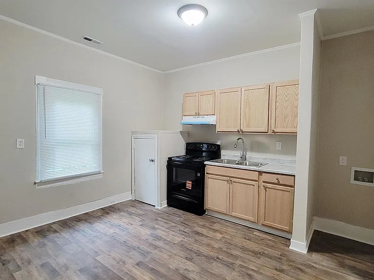 1230 Tank Ct — Photo 10