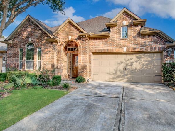 8215 Laughing Falcon Trl