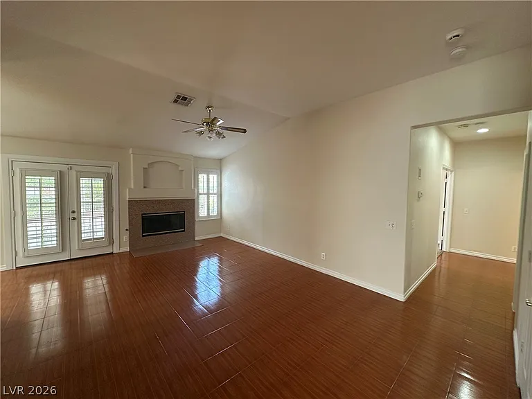 2109 Cedar Hills St — Photo 6