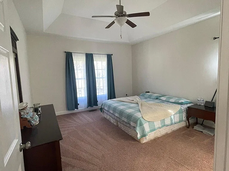 550 W Locket Creek Blvd — Photo 9