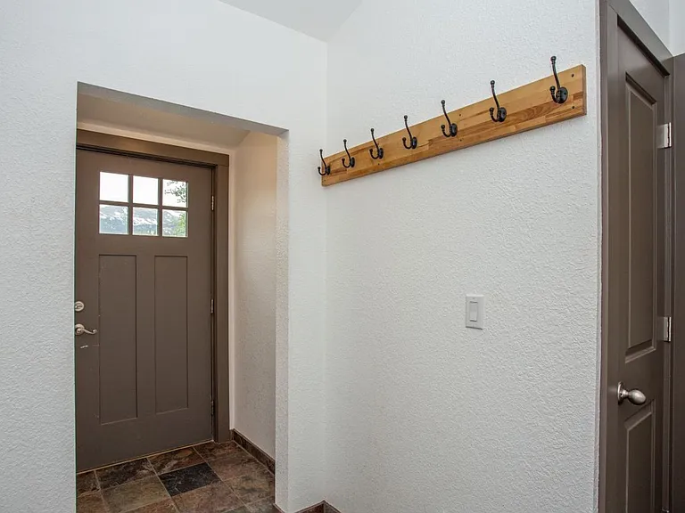 106 Reliance Dr — Photo 12