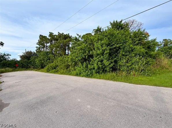 301/303 Ichabod Ave, Lehigh Acres, FL 33973