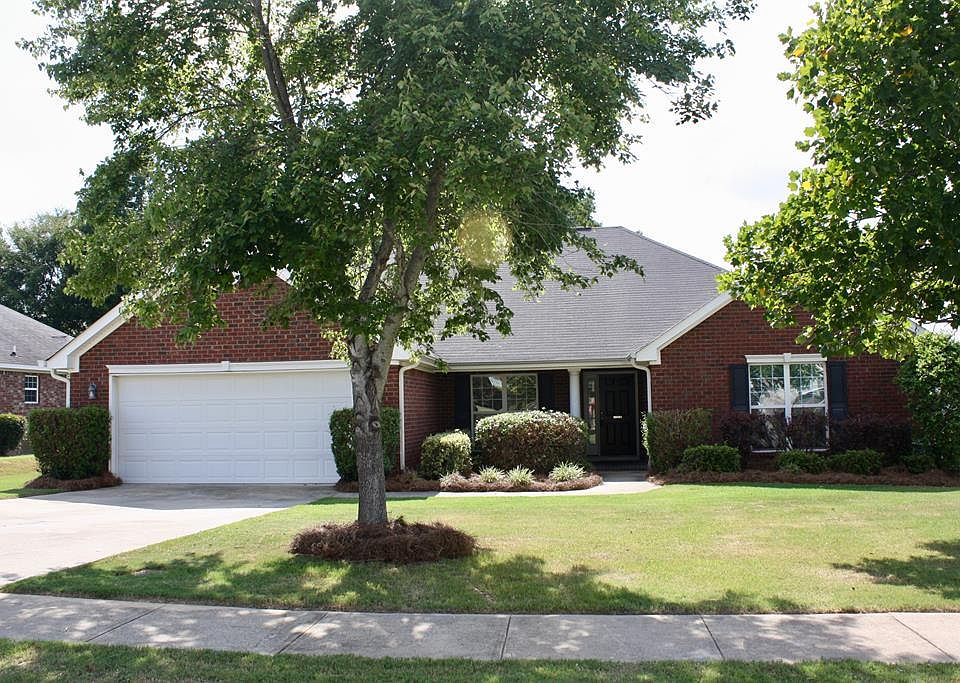 1st image of 2066 Lake Forest Dr