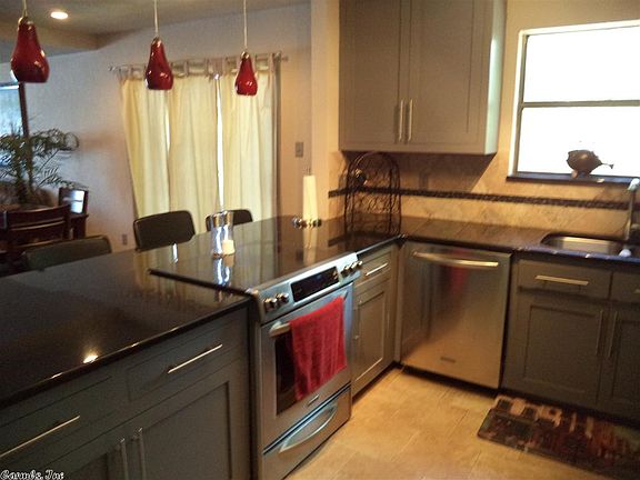 5th image of 203 Stearns Pt APT B1