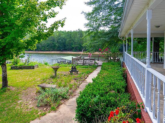 2nd image of 322 E Lakeshore Dr