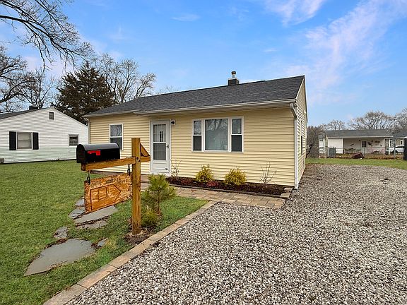 3rd image of 804 Juniper Dr