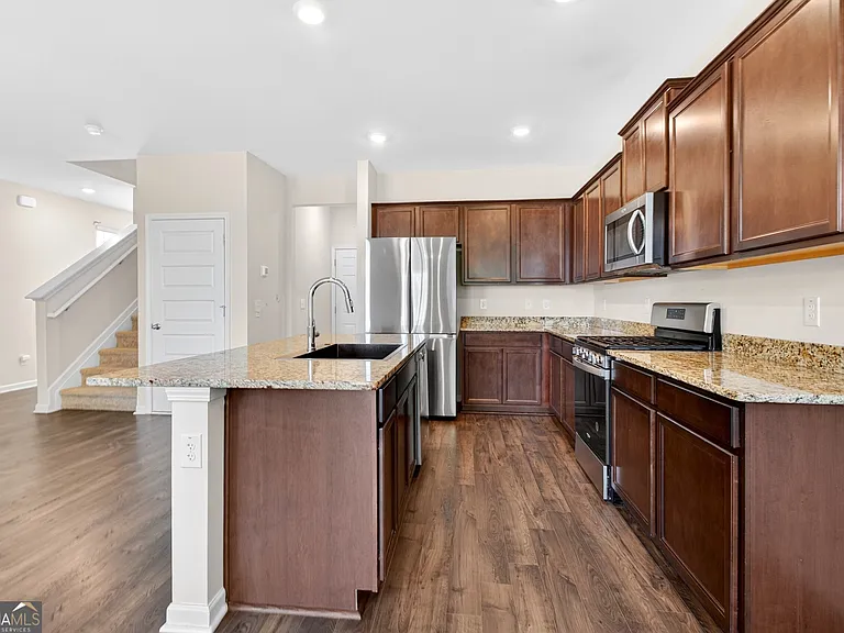 122 Silver Birch Pass — Photo 11