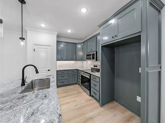 5th image of 4 Kiswick Cir
