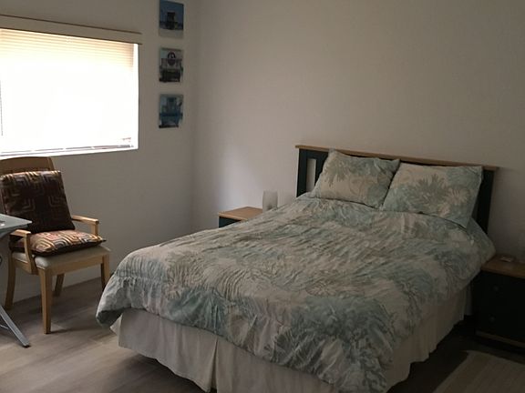 5th image of 350 Collins Ave APT 108
