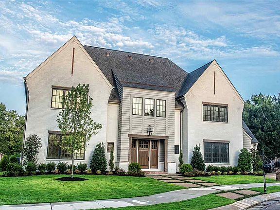 2nd image of 581 Winding Wood Cir W