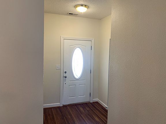 4th image of 5843 Long Lake Ln