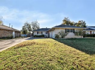 112 Eberle Dr, Moore, OK 73160