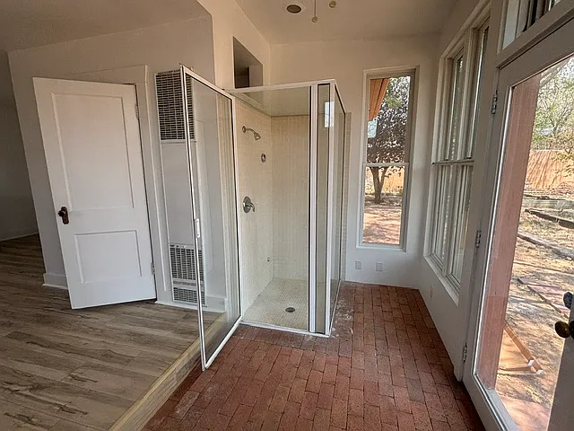 1910 Agua Fria St — Photo 20