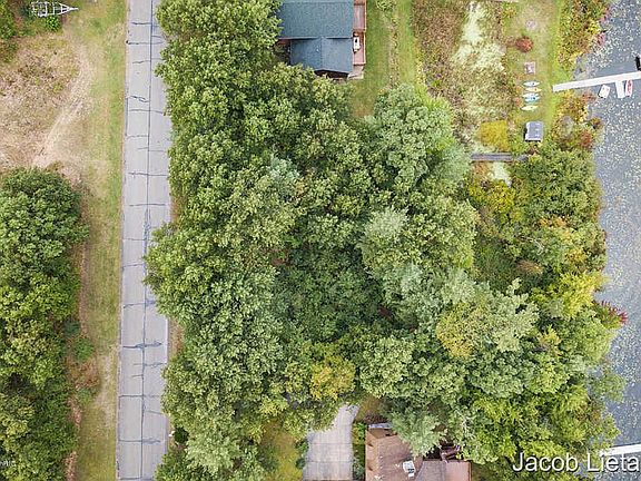 4th image of 8610 Sunset Dr