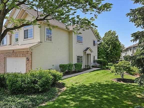 2nd image of 386 Jamestown Ct