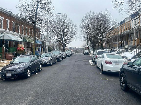 4th image of 3026 Windsor Ave