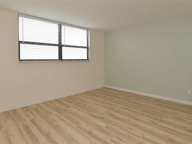 300 Woodette Dr #604 — Photo 29