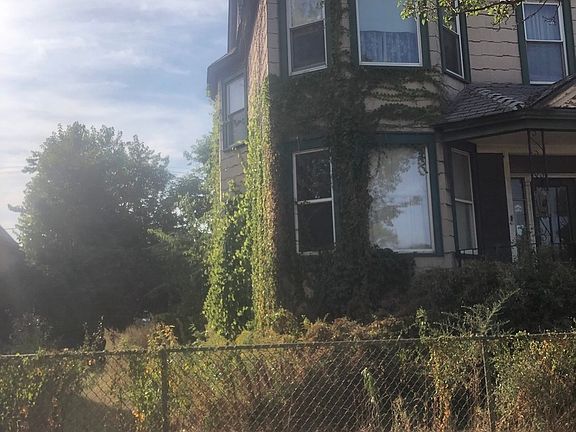 2nd image of 10432 S Ewing Ave