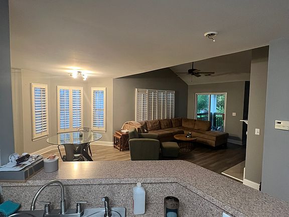 3rd image of 6932 Park Place Dr