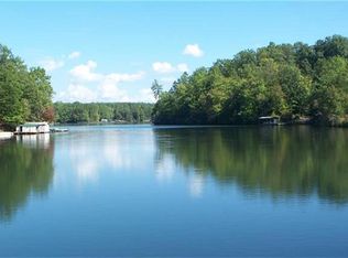 425 Lake Becky Rd, Mountain Rest, SC 29664