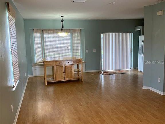 4th image of 1113 Lake Shore Ranch Dr