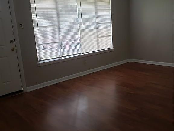 3rd image of 526 N Vionett Ln
