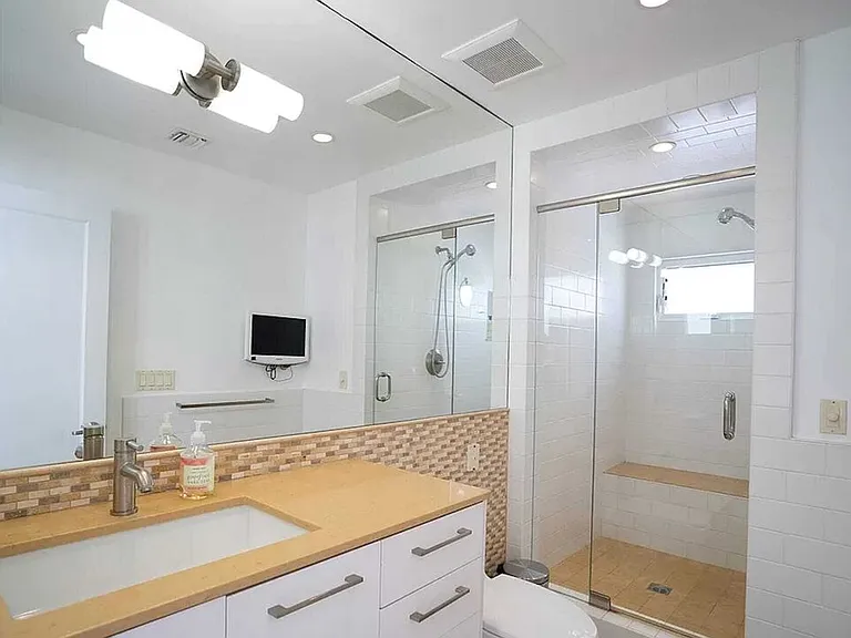 24742 Malibu Rd — Photo 12