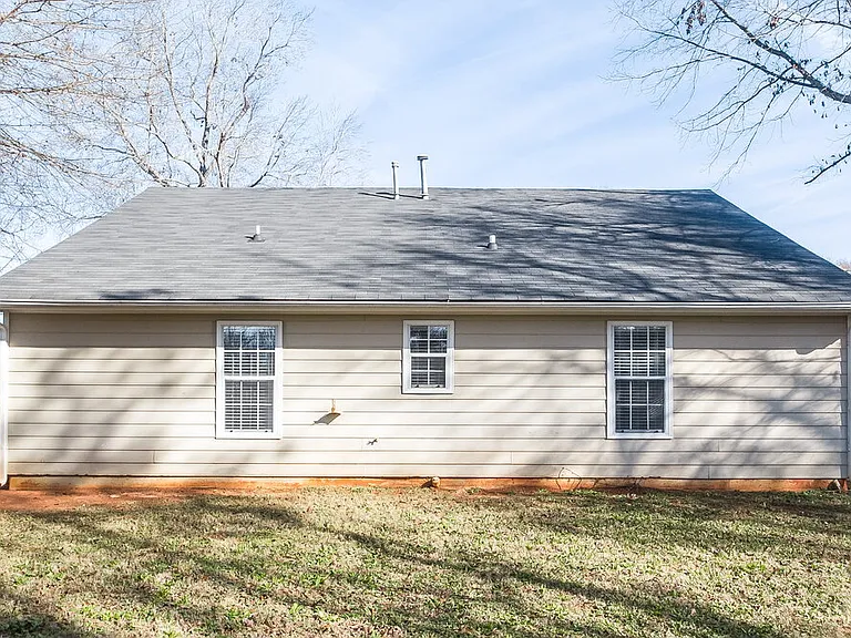470 Rosehill Dr — Photo 15