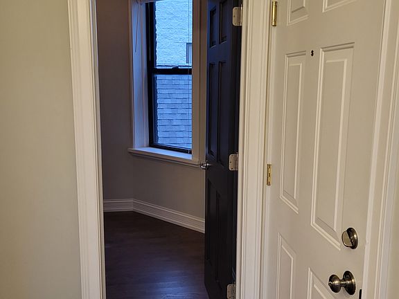 4th image of 2441 W Thomas St Unit 3S