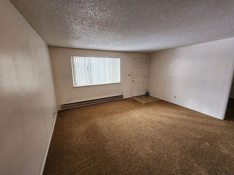 853-859 S White Cloud Dr — Photo 2