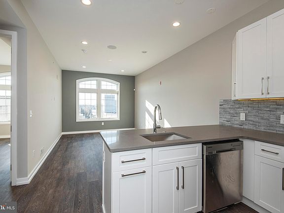 3rd image of 1340 S 13th St Unit 3G