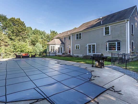 2nd image of 8 Grange Ct
