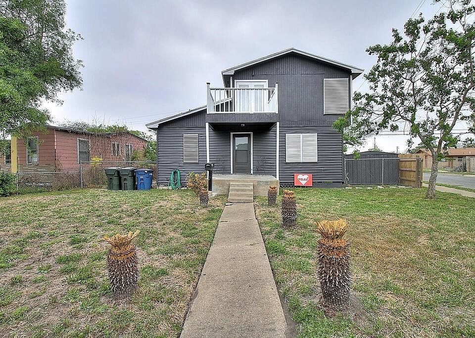 1st image of 3838 Macarthur St